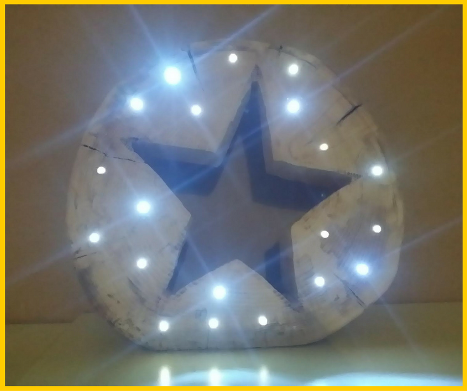 Total tolle Idee: Stern aus Holzstamm mit LED-Lichtern. Super für Weihnachten! X-Mas Christmas Star Light Wood