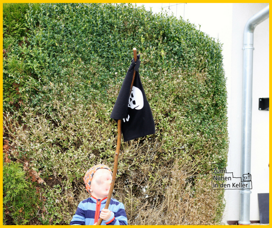 Piratenflagge Totenkopfflagge Piratenfahne Totenkopffahne Jolly Rogers Totenkopf Fahne Flagge Applikation nach der Vorlage von Herzensbunt Design. Zum Nähen in den Keller.