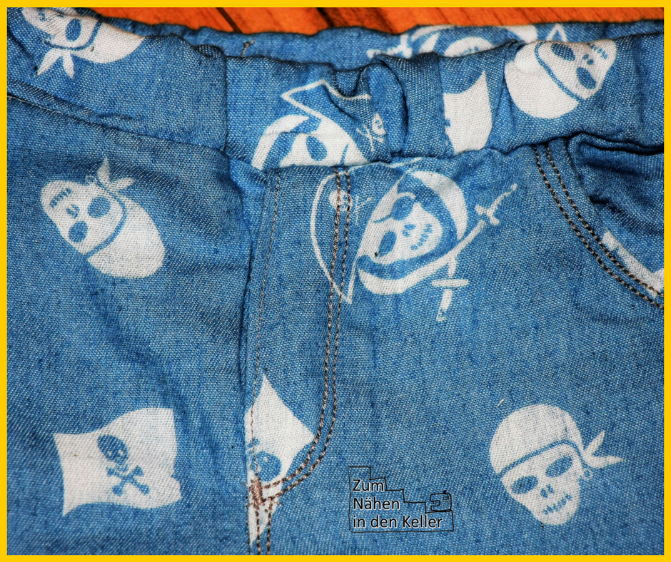 Freebook Mottis Shorts Pirat Jeans kurze Hose Zum Nähen in den Keller 