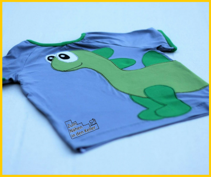 Raglanshirt T-Shirt klimperklein mit Applikation Dinosaurier Langhals Diplodocus Kleine Fadenprinzessin Dino Zum Nähen in den Keller | application sew shirt dinosaur